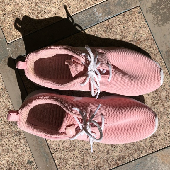 Pink Nike Roshe Shoes - Picture 3 of 7